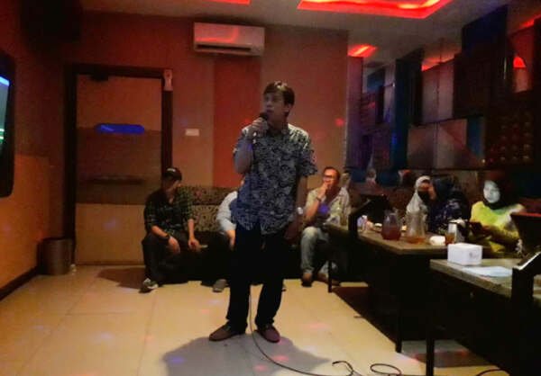 ide nama bisnis karaoke 2